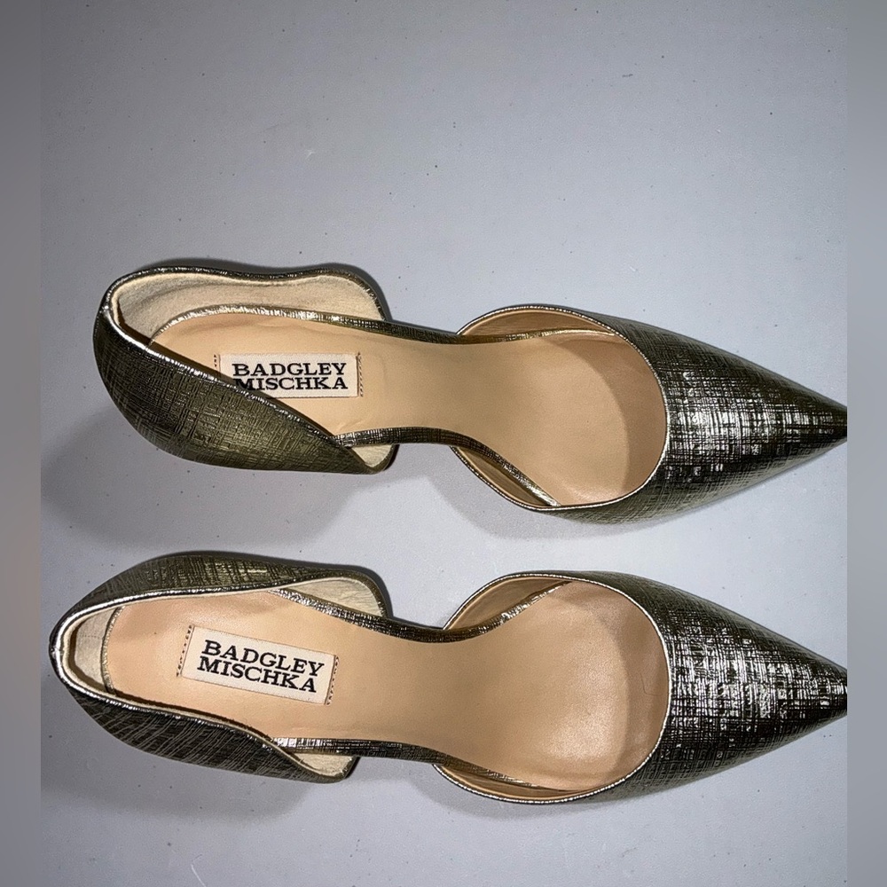 BADGLEY MISCHKA Metallic Gold Heels Rhinestone Trim 10 M - Picture 8 of 16